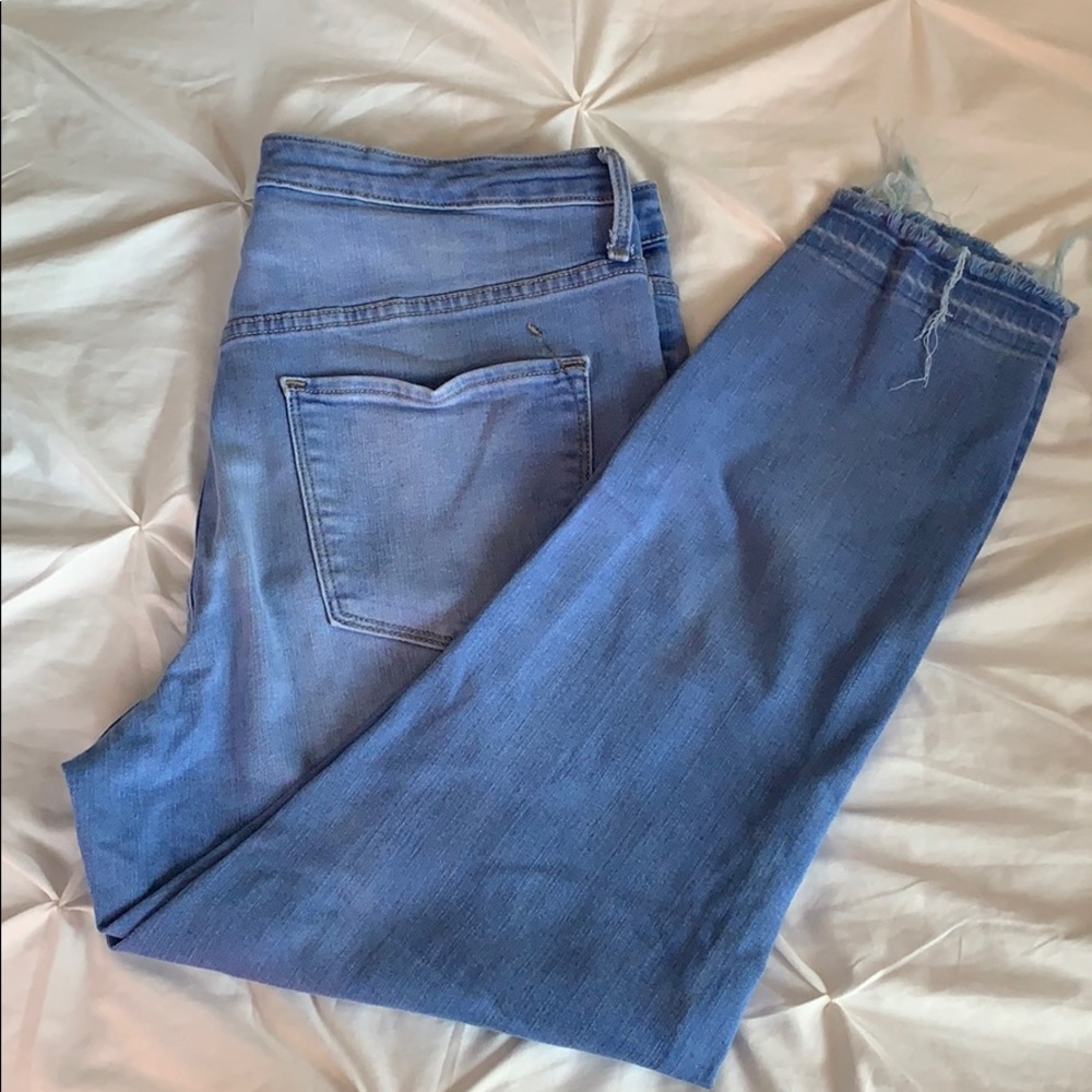 Mossimo frayed end jeggings